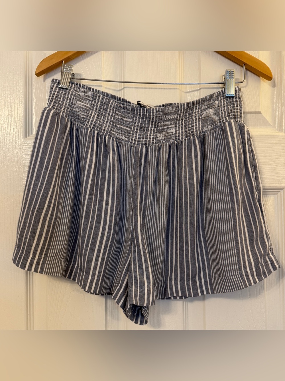 American Eagle Outfitters Gray & White Striped High Waist Women's Shorts